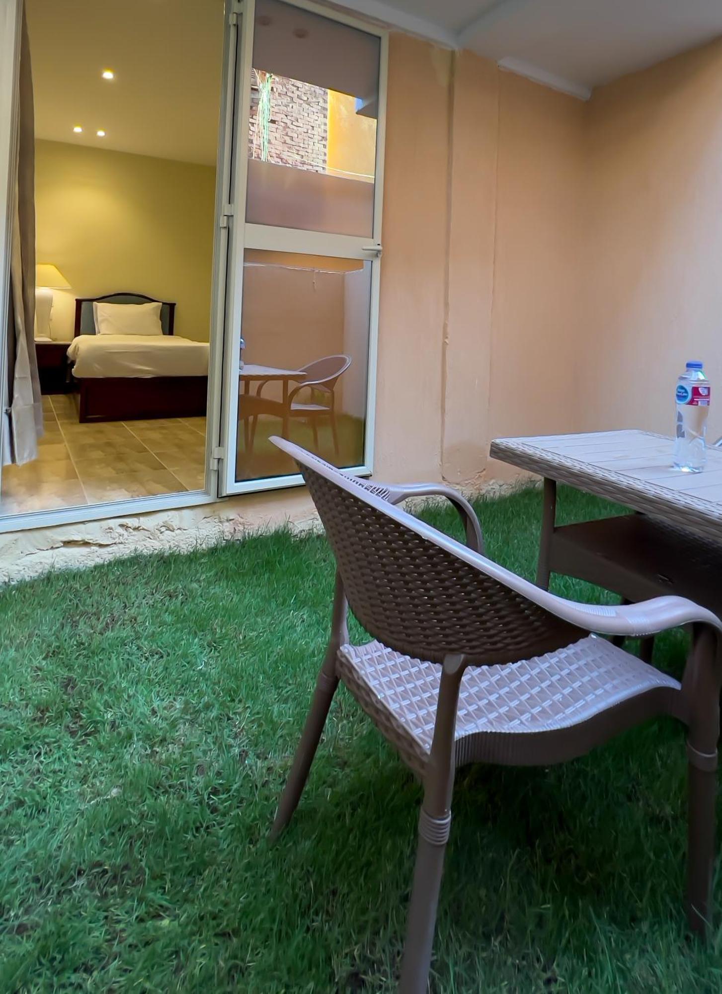 Giza Pyramids Inn Kafrat al Jabal Quarto foto